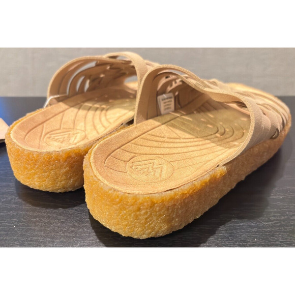 MALIBU SANDALS Zuma Vegan Suede Rubber Beige Women's Size 7 Men's 5 - Picture 5 of 7